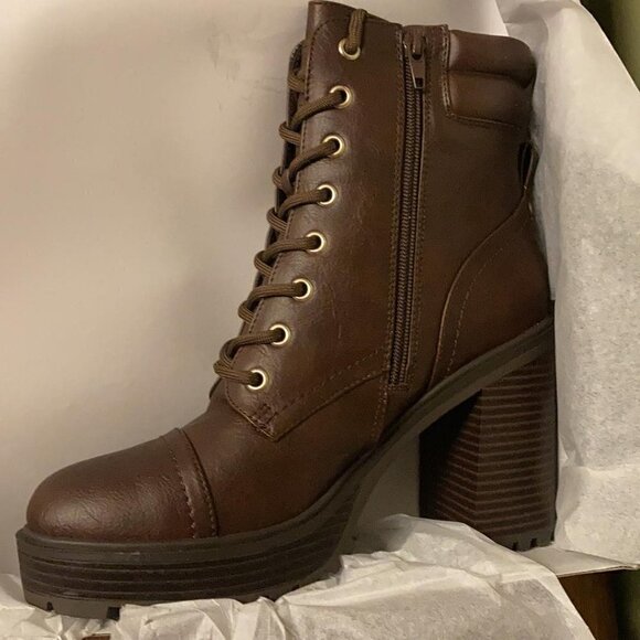 GBG Los Angeles Women's Sheeva Heeled Platform Lug Sole Booties - Picture 3 of 8